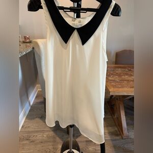 White collared tank size XS Boutique